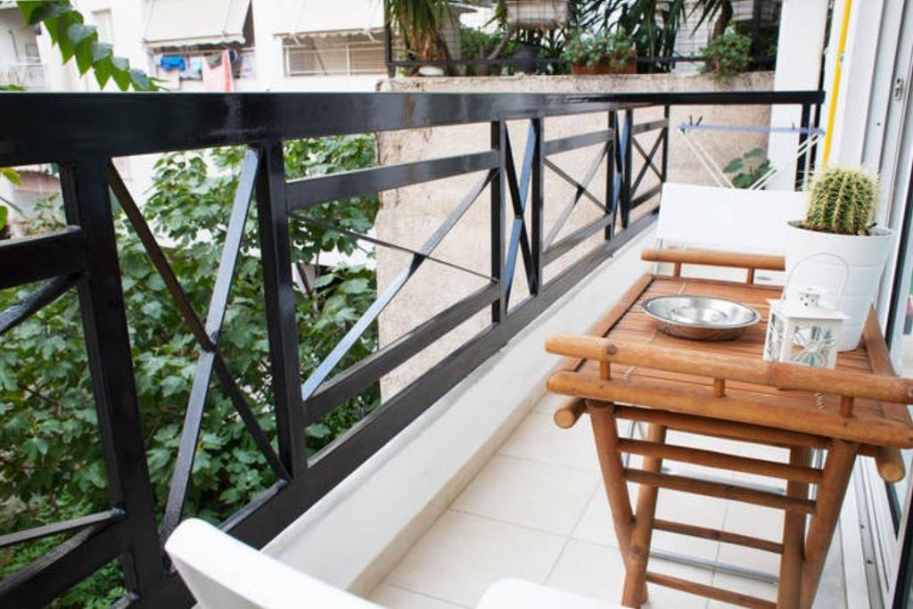 Thelma'S Apartment Athens Exterior photo
